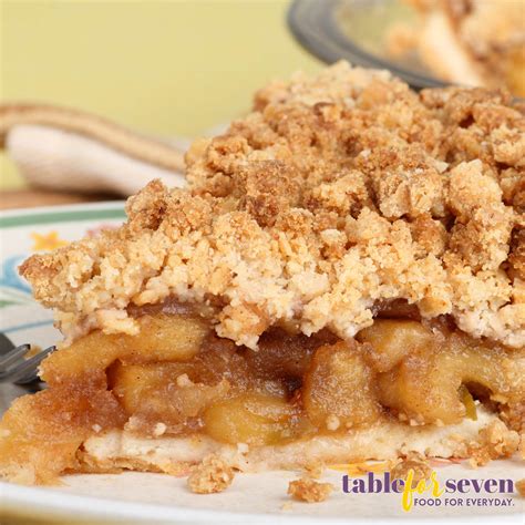 Pioneer Woman Apple Crumb Pie - Table for Seven