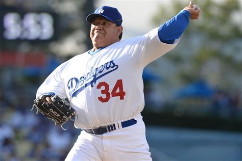 Fernando Valenzuela to throw out first pitch before Game 3 - True Blue LA