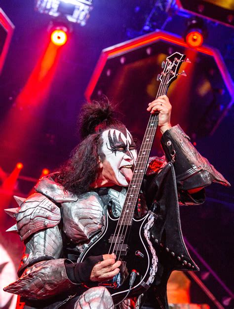 Photos: KISS rocks Des Moines on End of the Road Tour