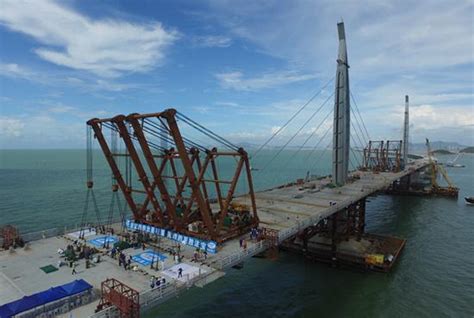 Main deck of HK-Zhuhai-Macau Bridge reaches closure - Bridge Design & Engineering (Bd & e)