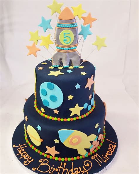 Edible space- this space cake is out of this world Birthday Themes For Boys, Themed Birthday ...