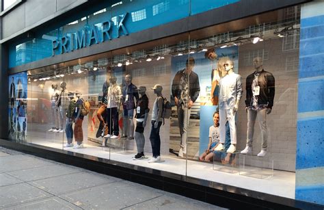 Primark Spring 2 Windows 2016. Marble Arch, Oxford Street. | Escaparates, Fachadas, Texturas