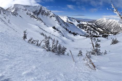 Salt Lake City Ski Resorts: Your COMPLETE Ski Bum Guide