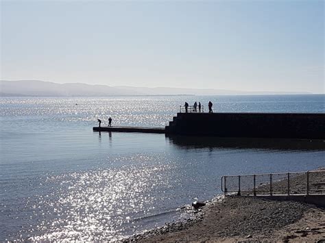 Criccieth West End Beach - Photo "Criccieth breakwater" :: British Beaches