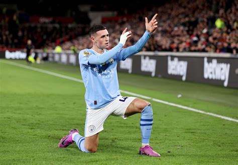 "He has a gift from God with his physique" - Phil Foden makes ...