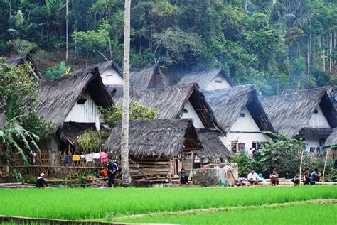 Masyarakat Kampung Naga, Menjaga Warisan Leluhur Itu Penting. Ini Alasannya...