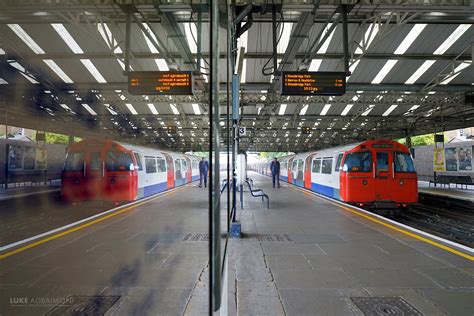 Queen's Park Station - London Photography - Tube Mapper