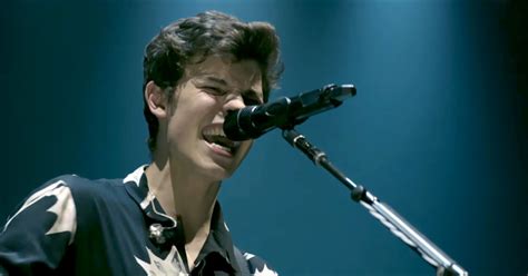 Watch Shawn Mendes' Live 'There's Nothing Holdin' Me Back' - Rolling Stone