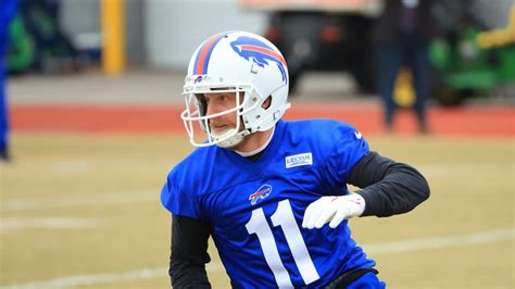 Bills sign WR Cole Beasley to 53-man roster