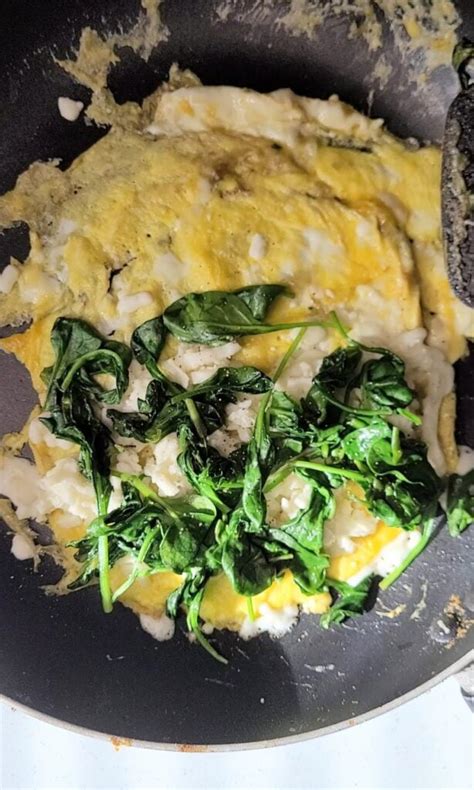 Spinach Cheese Omelet for Breakfast - Cooking with Tyanne