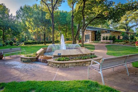 Grapevine Botanical Gardens at Heritage Park - GoGrapevine