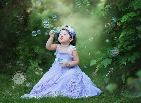 30+ of the Cutest Toddler Photoshoot Ideas | Poses de niña, Fotos de 2 años, Foto