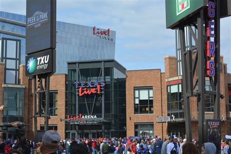 Hotels Near Globe Life Field - Texas Rangers - Best Ballpark Seats