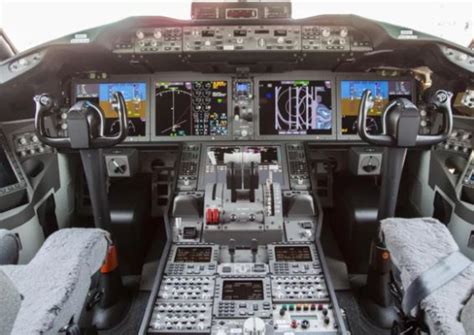 Boeing 737 MAX 10 Interior, Specs, Range, and Price - Airplane Update