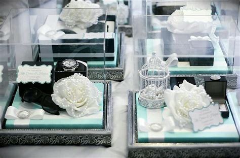 glass box dulang hantaran - Google Search Wedding Souvenir Gift ...