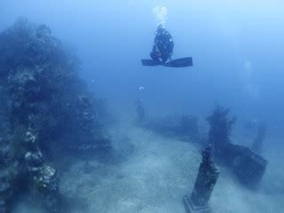 Underwater Meditation | Statues of lord Buddha and a meditat… | Flickr