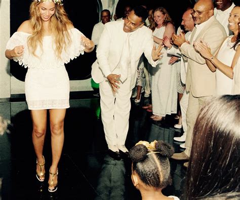 Beyonce shares intimate family snaps from her Mum's wedding | Easy Weddings