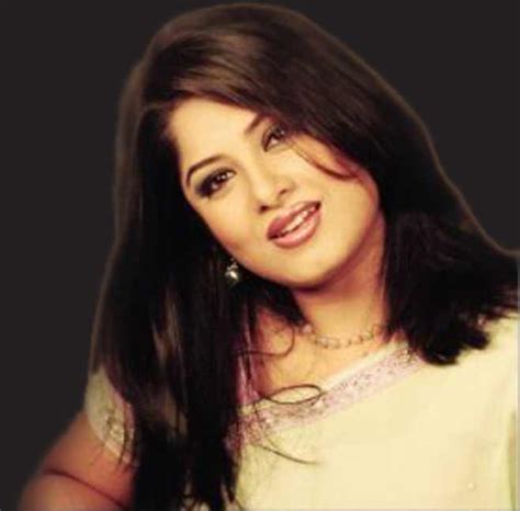 Marganos: BANGLADESHI ACTRESS MOUSUMI