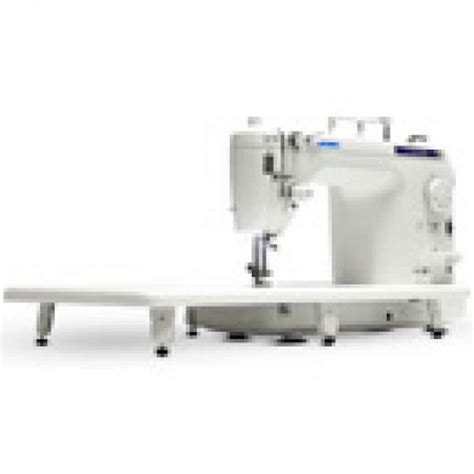 Juki quilting sewing machine - great 'throat space' for larger quilts ...