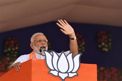 Live: PM Narendra Modi addressing BJP campaign rally at Junagadh ...