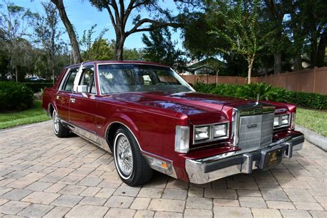 1989 Lincoln Town Car Signature Sold | Motorious