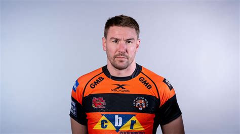 Castleford captain Michael Shenton signs new deal with Tigers | Rugby ...