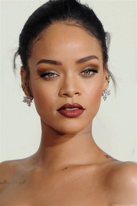 Rihanna makeup, Rihanna makeup line, Rihanna