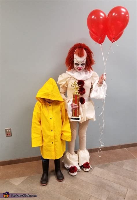 Pennywise and Georgie Costume | DIY Tutorial - Photo 5/5