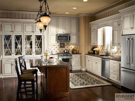 Kraftmaid Kitchen Cabinets Gallery / One of many design ideas for your kitchen from KraftMaid ...