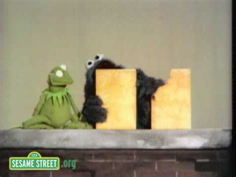 Sesame Street: Same & Different With Kermit and Cookie Monster - YouTube