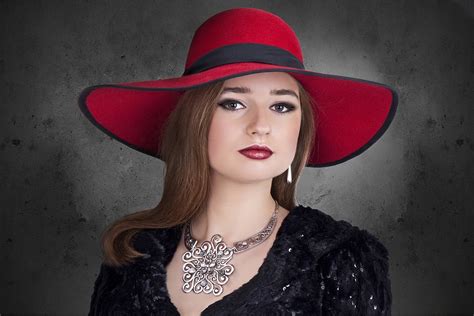 Free photo: Woman, Hat, The Elegance, Jewelry - Free Image on Pixabay - 1028398
