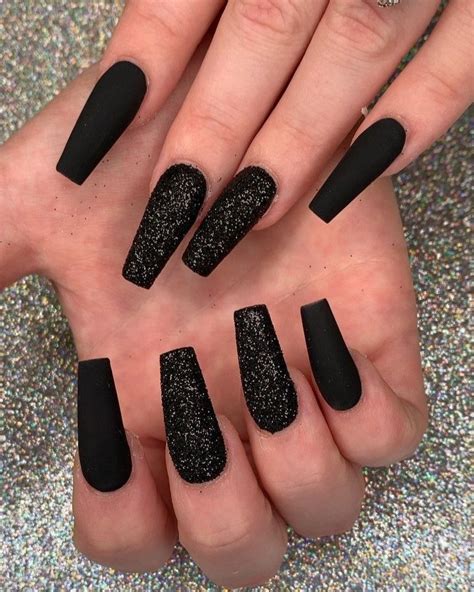 51 Pretty Black Nails with Glitter You'll Love | Black nails with glitter, Black nail designs ...