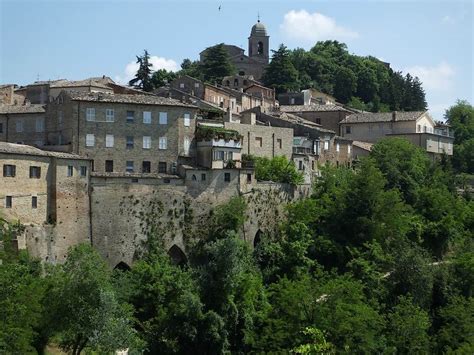 Castello di Santa Vittoria in Matenano (FM)