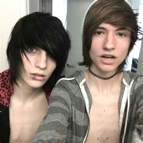 Johnnie Guilbert & Kyle David Hall | Kohnnie | Johnnie guilbert, Emo guys, Cute emo boys