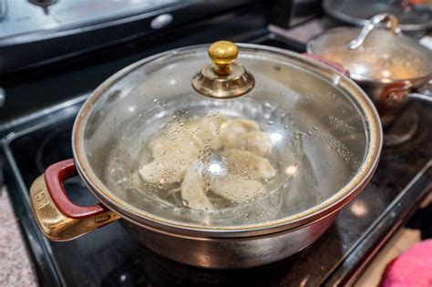 4 Ways to Steam Dumplings Without a Steamer (Step by Step!) - A ...