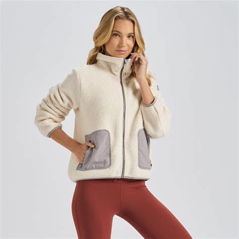 Womens Alpine Sherpa Jacket | Natural – Vuori Clothing | Fleece jacket womens, Sherpa jacket ...