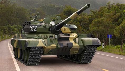 Why did Russia activate T-62s instead of T-72 or T-80 tanks?