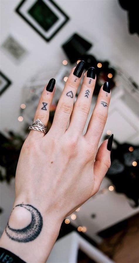 Best Finger Tattoos Designs for Girls | Girl finger tattoos, Finger tattoo designs, Finger ...