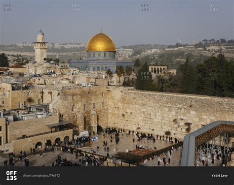 View over the wailing wall/western wall and the Dome of the Rock mosque ...