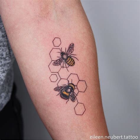 Eileen Neubert on Instagram: “🐝 . . . . . #safethebees #bumblebee #tattoobremen #brementattoo # ...