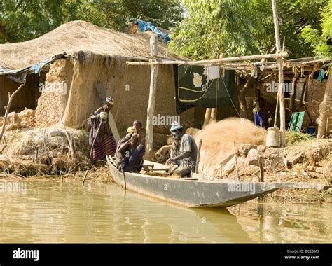 Niger River Delta Stock Photos & Niger River Delta Stock Images - Alamy