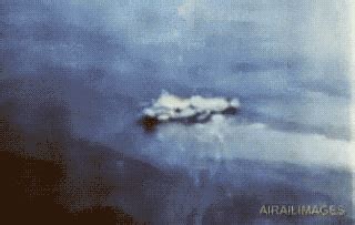 Dogfights From Deadly Skies of WW2 Pacific Battles (22 gifs)