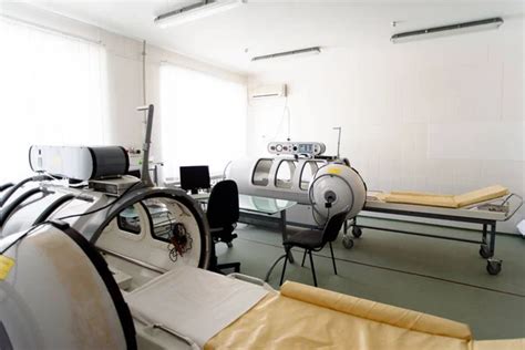 Hyperbaric therapy Stock Photos, Royalty Free Hyperbaric therapy Images ...