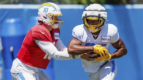 Chargers Continue Week 0 Practices