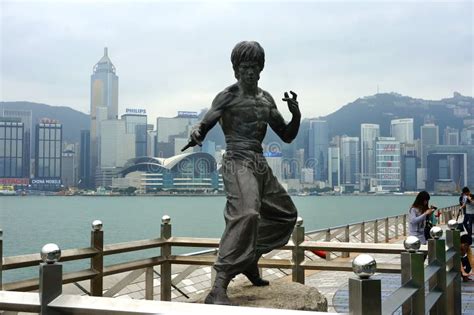 Bruce Lee Statue on the Avenue of Stars in Hong Kong. Editorial Stock Image - Image of colour ...