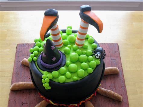 Multiplicity: Halloween Cauldron Cake