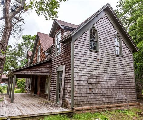 Historic Collinwood House Slated for Demolition | Candy's Dirt