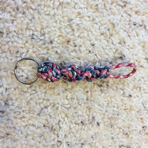 20 DIY Paracord Keychains with Instructions | Guide Patterns