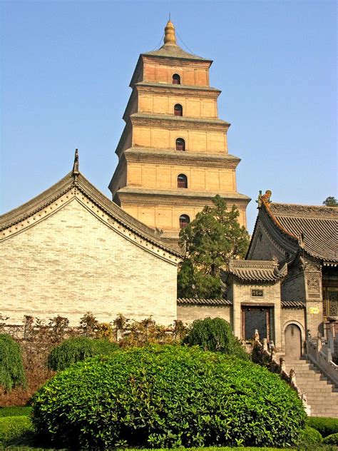 Giant Wild Goose Pagoda on Fotopedia | Pagoda, China travel, Old building