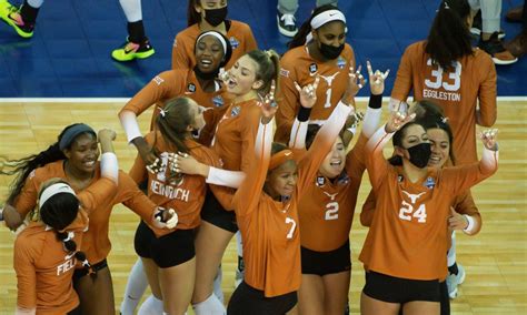 Nebraska’s Keonilei Akana becomes the fifth transfer to join the Texas volleyball team ...